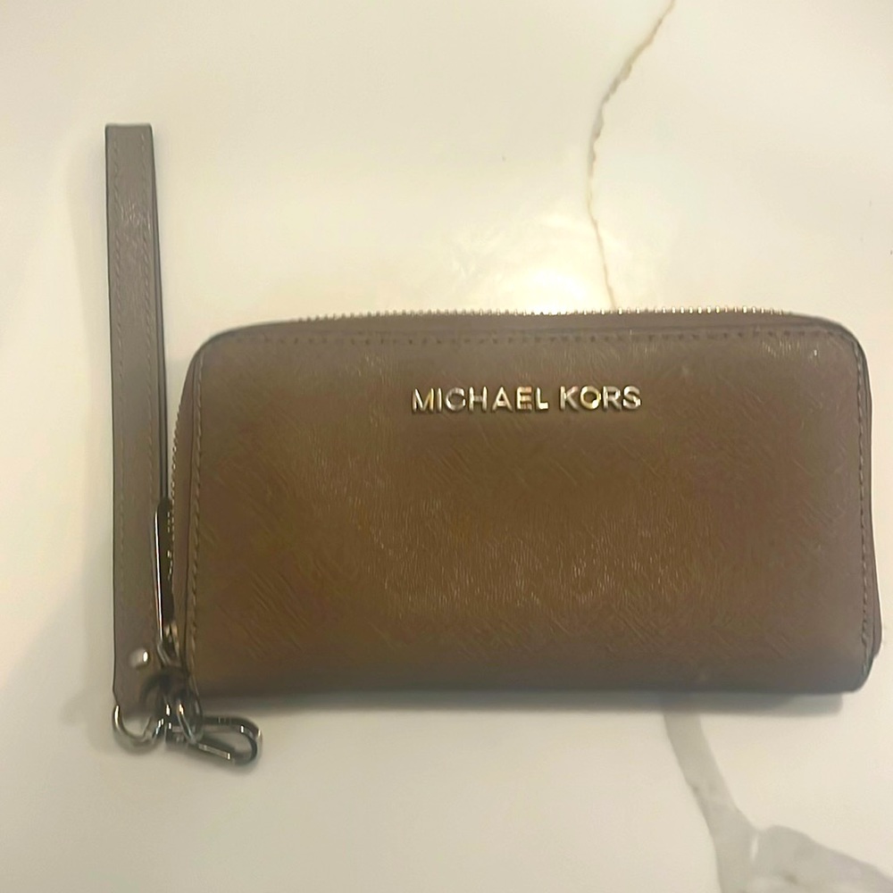 Michael Kors tan zip around wallet with wristlet loop multi pockets